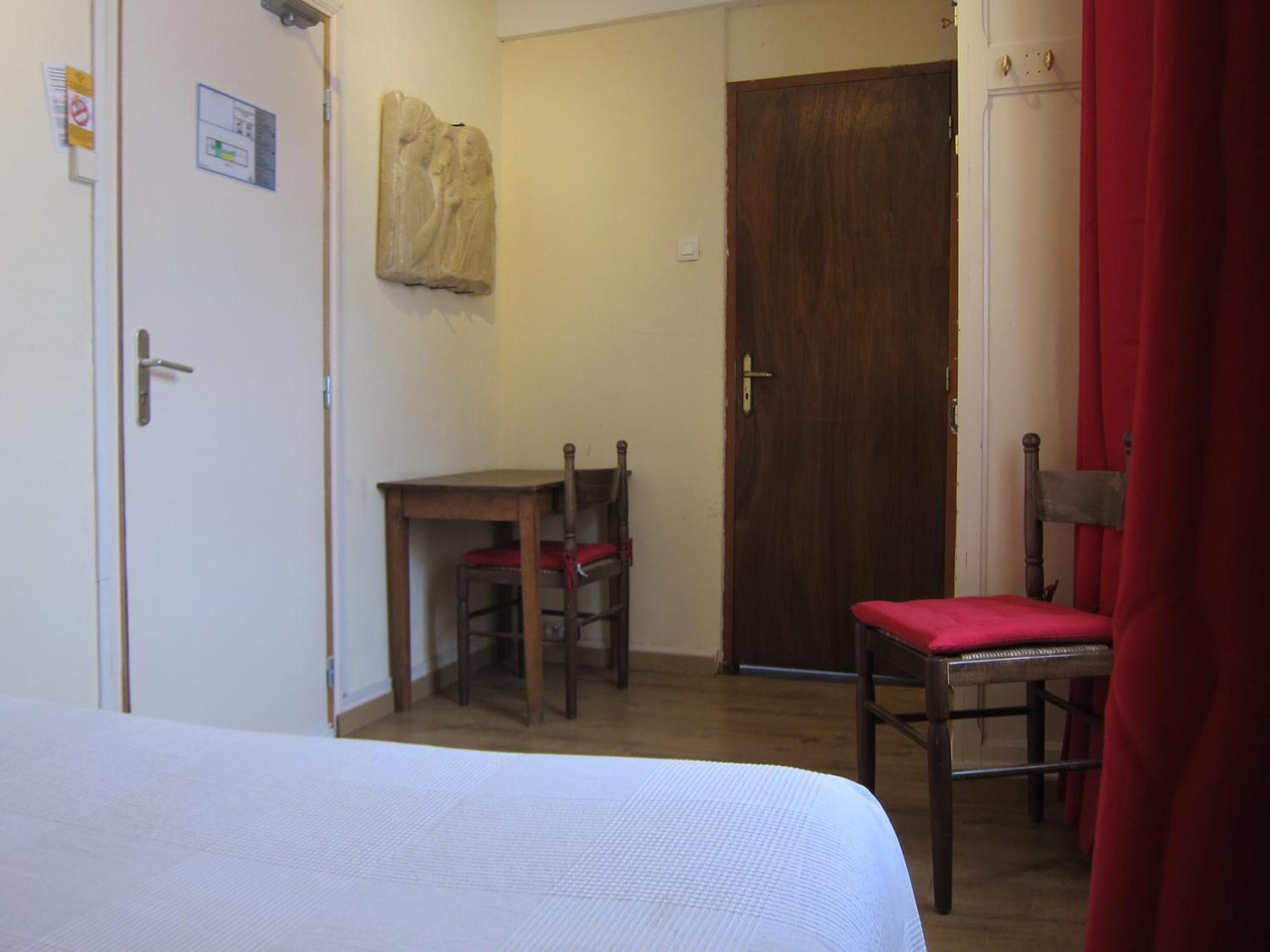 Auberge Des Deux Rivieres Seix Номер фото